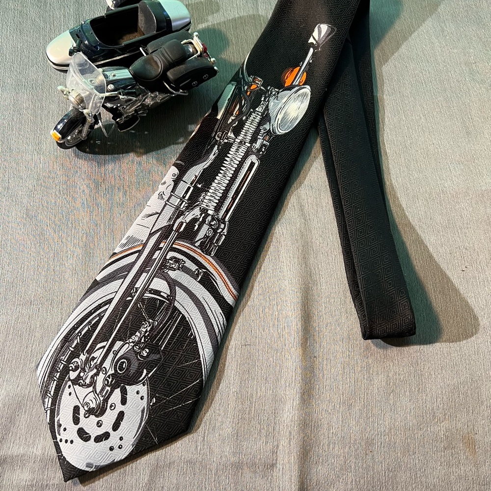 Deborah motorcycle tie. Very cute. Hand made. Unique design.